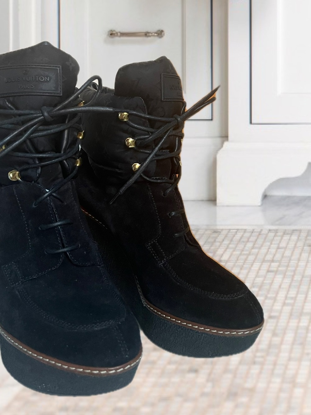 AUTHENTIC LOUIS VUITTON WEDGES - Picture 8 of 11